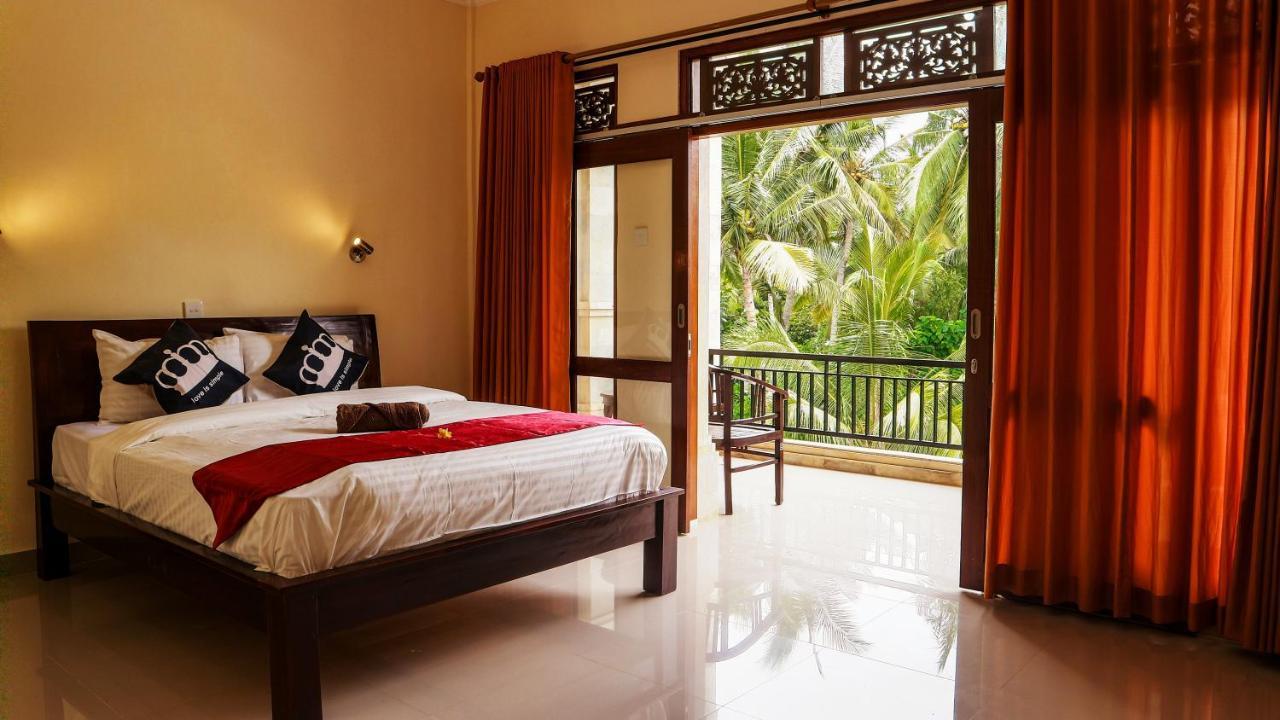 Bali 85 Beach Inn Padangbai  Bagian luar foto
