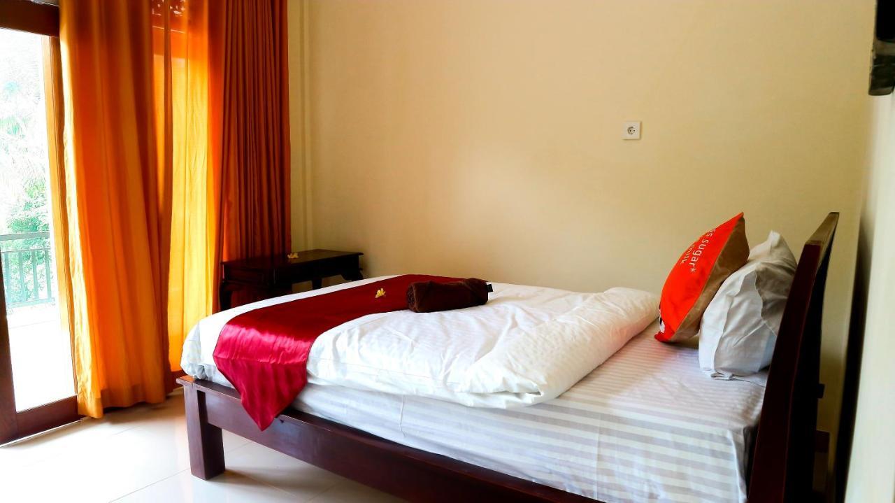 Bali 85 Beach Inn Padangbai  Bagian luar foto